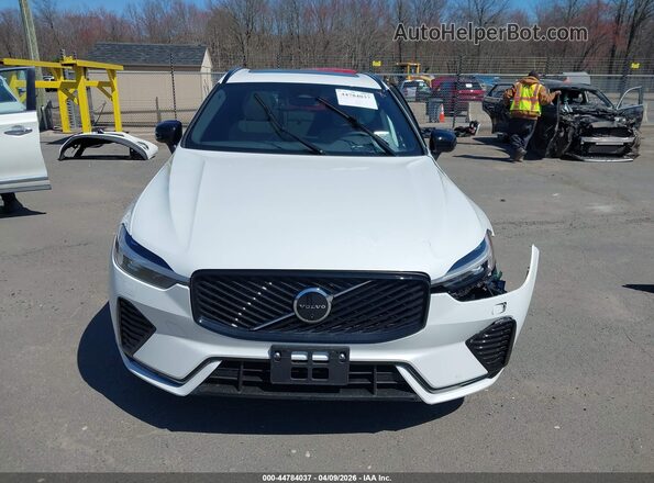 YV4M12RC8T1287784 2026 VOLVO XC60 White Rear interior view