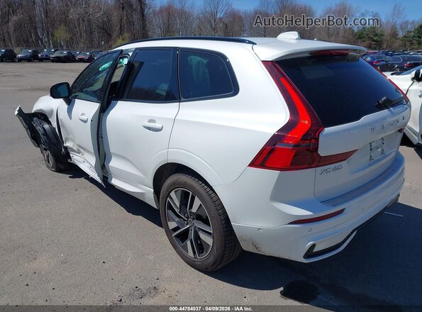YV4M12RC8T1287784 2026 VOLVO XC60 White Rear left