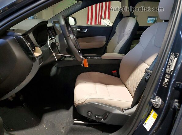 YV4M12RCXT1415247 2026 VOLVO XC60 Blue Vista interior delantera