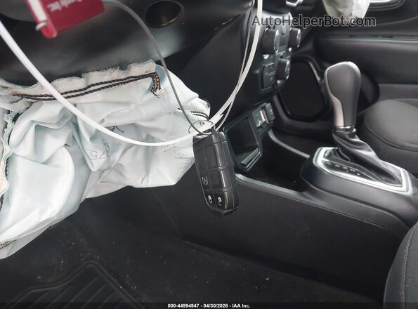ZACNJABB4KPJ76261 2019 JEEP RENEGADE Red Dashboard view
