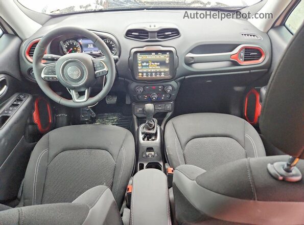 ZACNJDB14PPP36991 2023 JEEP RENEGADE Белый Вид панели приборов