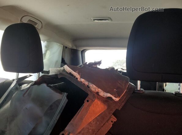 ZACNJDB18PPP16677 2023 JEEP RENEGADE Red Vista de los asientos traseros