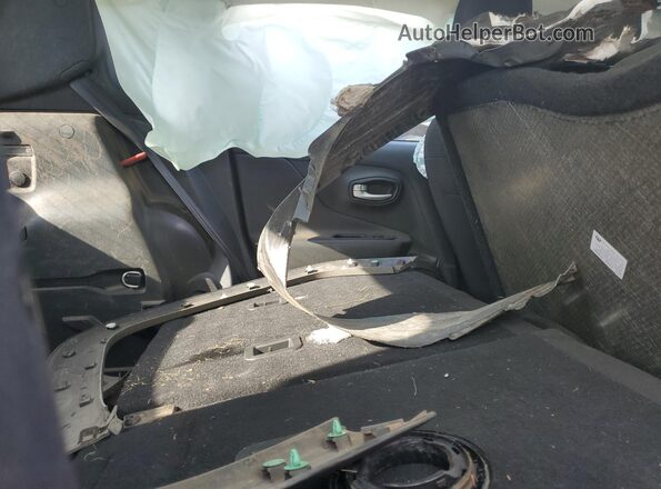 ZACNJDB18PPP16677 2023 JEEP RENEGADE Red Vista interior trasera