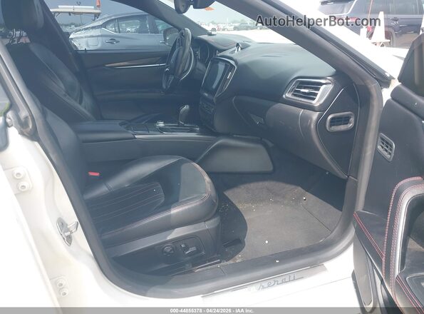 ZAM57XSA4H1226558 2017 MASERATI GHIBLI White Front interior view