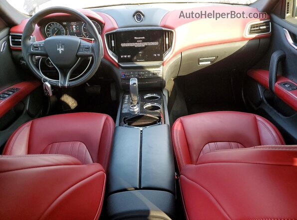 ZAM57YTM3N1391897 2022 MASERATI GHIBLI Black Vista del salpicadero