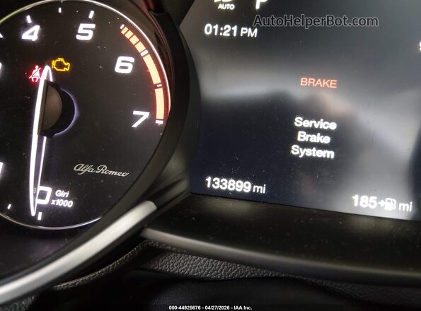 ZARFAECN5J7580985 2018 ALFA ROMEO GIULIA Red Հետևի նստատեղերի տեսք