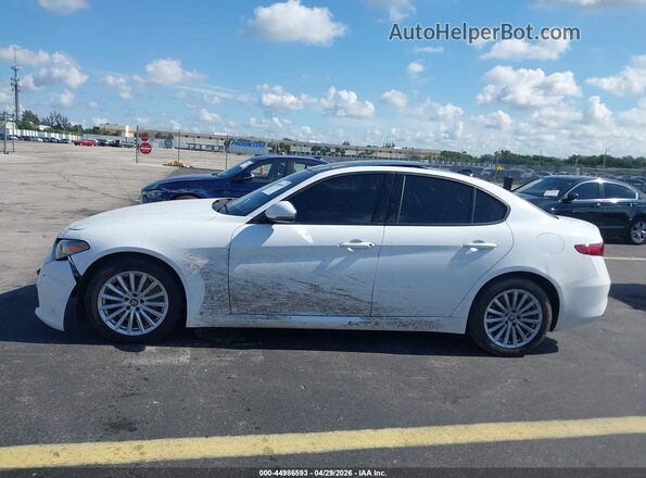 ZARFAMAN4P7671011 2023 ALFA ROMEO GIULIA White სალონის 360-გრადუსიანი ხედი