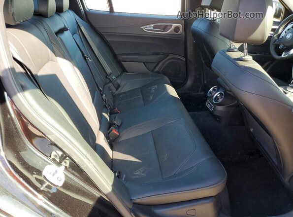 ZARFAMAN4S7689811 2025 ALFA ROMEO GIULIA Black Vista de los asientos traseros