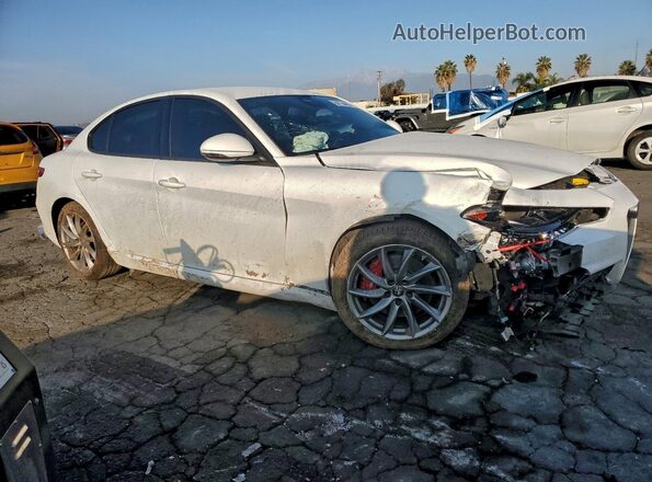 ZARFAMAN7N7655348 2022 ALFA ROMEO GIULIA White Przód prawy