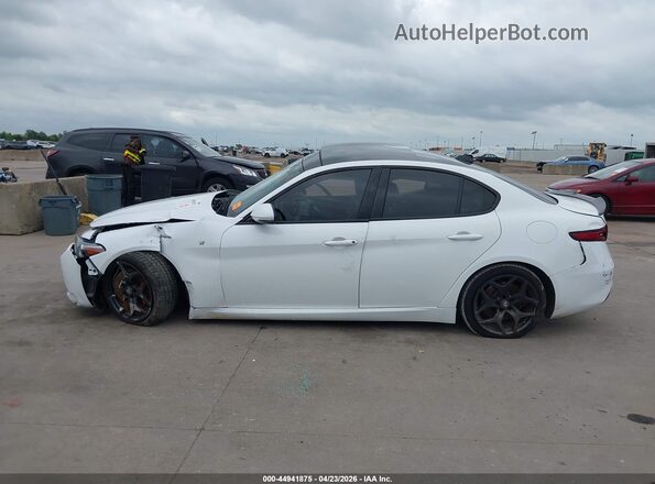 ZARFAMBN3N7656978 2022 ALFA ROMEO GIULIA White სალონის 360-გრადუსიანი ხედი