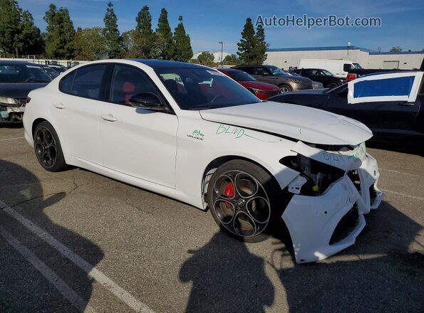 ZARFAMBN4P7669628 2023 ALFA ROMEO GIULIA White Front right