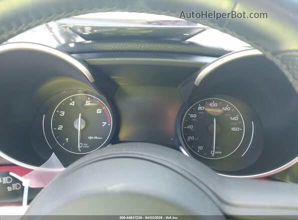 ZARFAMBNXM7649833 2021 ALFA ROMEO GIULIA Белый Вид задних сидений