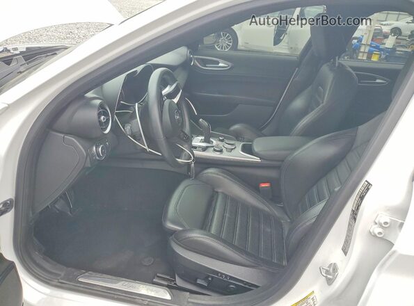 ZARFAMBNXP7668838 2023 ALFA ROMEO GIULIA White Вид салону спереду