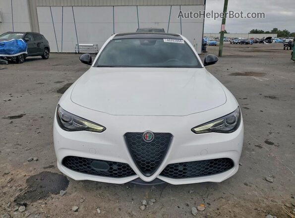 ZARFAMBNXP7668838 2023 ALFA ROMEO GIULIA White Вид спереду
