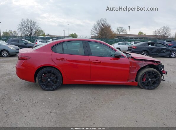 ZARFANBN5K7612319 2019 ALFA ROMEO GIULIA Red Vista del cuadro de instrumentos