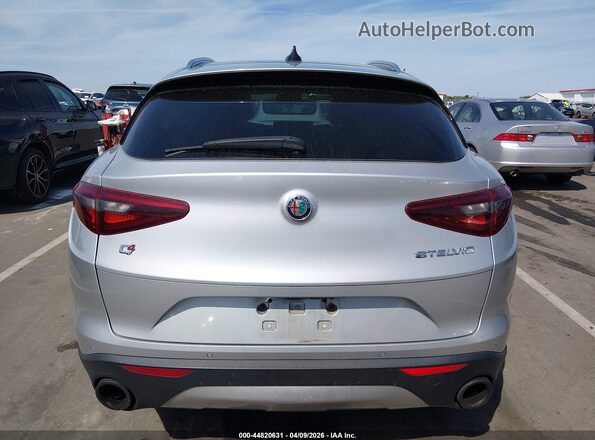 ZASFAKBN6J7C15975 2018 ALFA ROMEO STELVIO Серебряный 