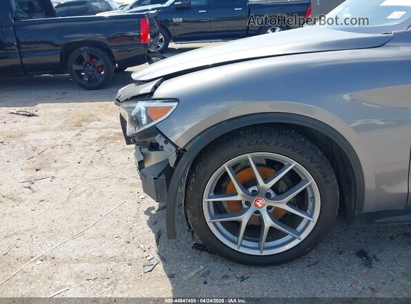ZASFAKNN1J7B63005 2018 ALFA ROMEO STELVIO Gray Front view