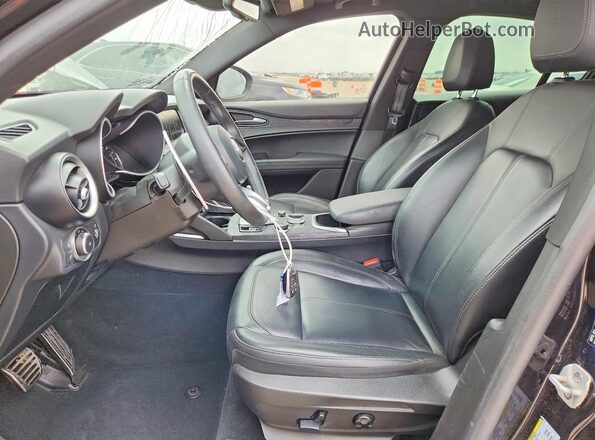 ZASPAJAN3N7D48005 2022 ALFA ROMEO STELVIO Black Front interior view