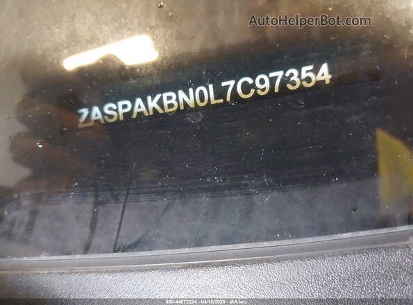 ZASPAKBN0L7C97354 2020 ALFA ROMEO STELVIO Blue Widok komory silnika