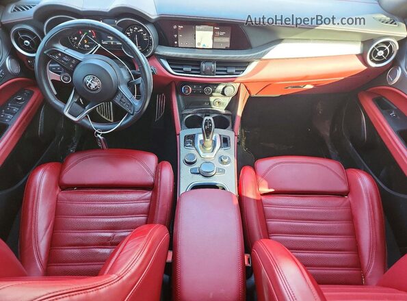 ZASPAKBN0M7D13781 2021 ALFA ROMEO STELVIO Silver Vista del salpicadero
