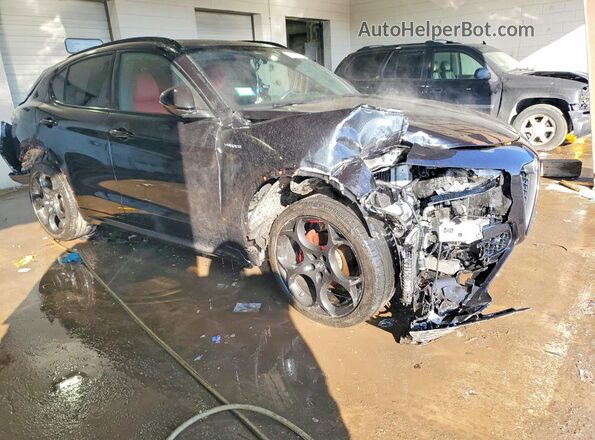 ZASPAKBN8R7D76005 2024 ALFA ROMEO STELVIO Black Передня права чверть