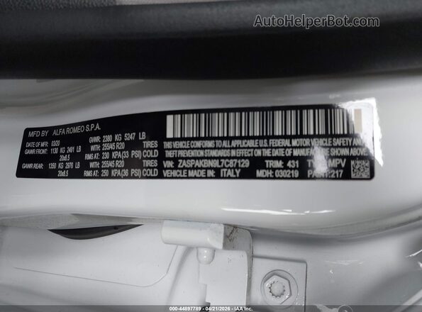 ZASPAKBN9L7C87129 2020 ALFA ROMEO STELVIO White Vista del compartimento del motor