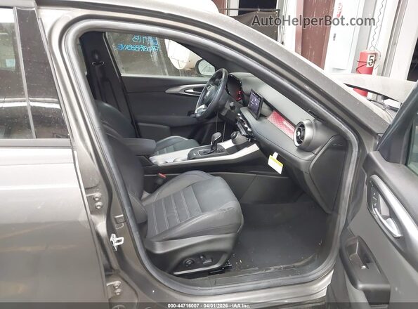 ZASPATCWXR3051566 2024 ALFA ROMEO OTHER Gray Vista interior delantera