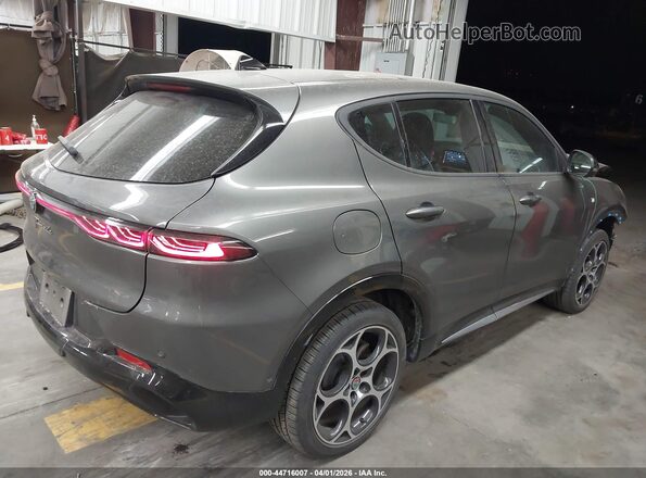 ZASPATCWXR3051566 2024 ALFA ROMEO OTHER Gray Trasero derecho
