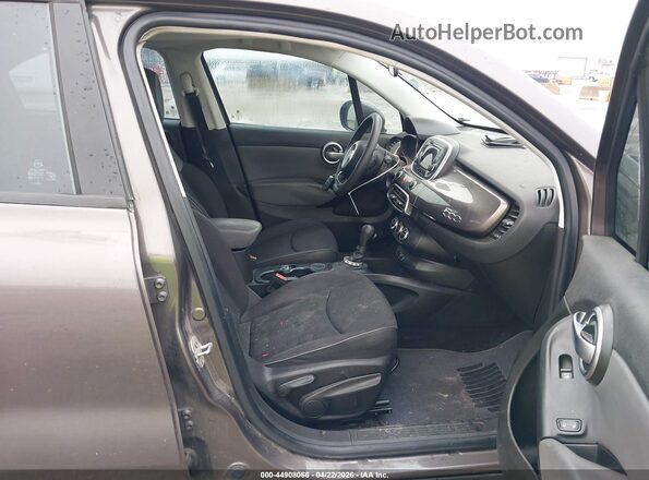 ZFBCFXAB6HP546697 2017 FIAT 500X Brown Вид салону спереду