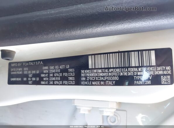 ZFBCFXCB4JP693880 2018 FIAT 500X White Widok komory silnika