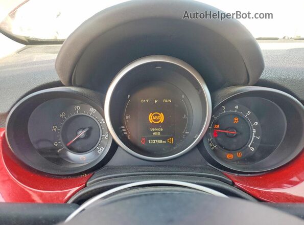 ZFBCFXDB2HP528306 2017 FIAT 500X Red ხელსაწყოთა პანელის ხედი