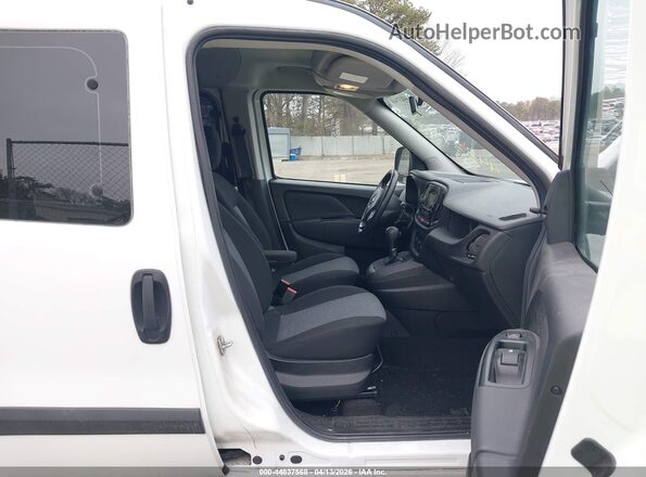 ZFBERFAB4H6F47477 2017 RAM PROMASTER CITY White Front interior view