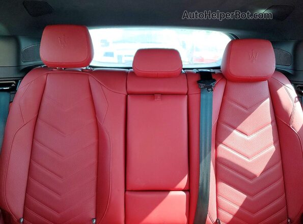 ZN682AVM7P7442532 2023 MASERATI GRECALE Silver Rear seats view