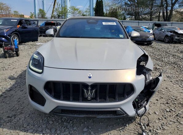 ZN682AVM7P7442532 2023 MASERATI GRECALE Silver Front view