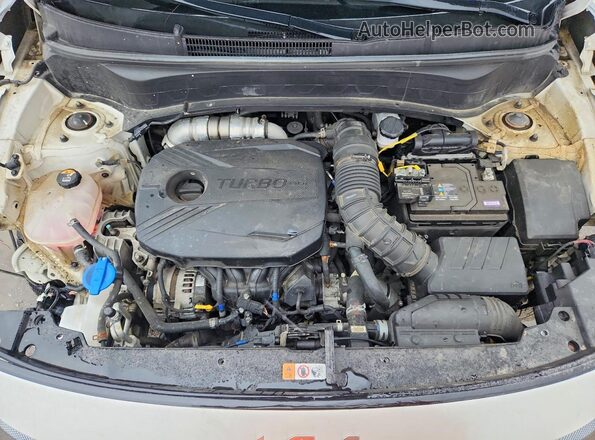 KNDETCA24P7400062 2023 KIA SELTOS White 