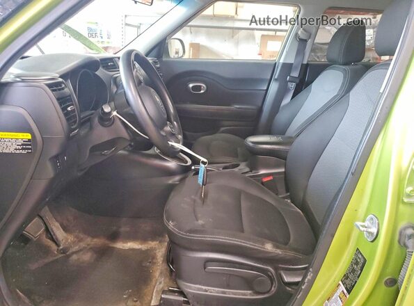 KNDJP3A5XH7878680 2017 KIA SOUL Green 