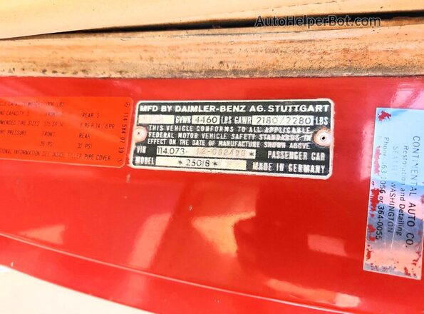 11407312002490 1973 MERCEDES-BENZ 280-CLASS Красный Вид подкапотного пространства