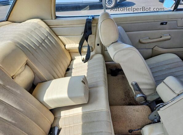11407312002490 1973 MERCEDES-BENZ 280-CLASS Красный Вид задних сидений