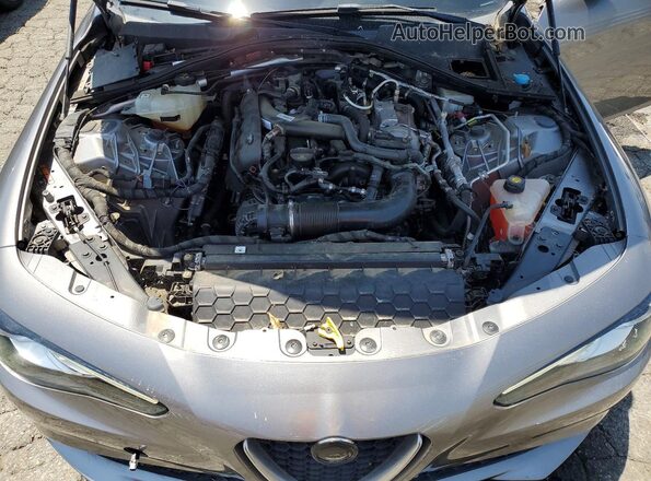 ZARFAECN8J7567048 2018 ALFA ROMEO GIULIA Gray Vista del compartimento del motor