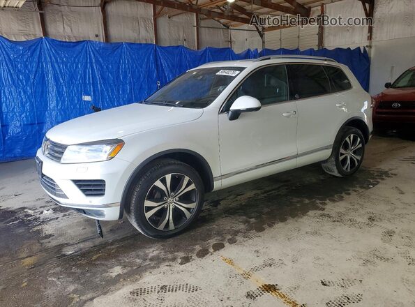 WVGRF7BP1HD000355 2017 VOLKSWAGEN TOUAREG White 