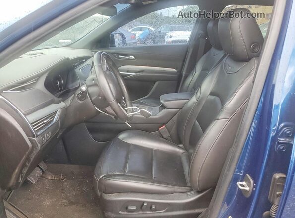 1GYFZCR42KF196539 2019 CADILLAC XT4 Blue Dashboard view