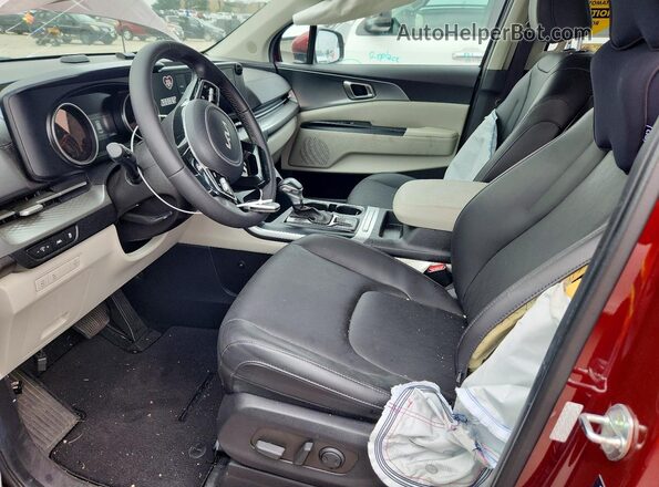 KNDNB4H34R6389418 2024 KIA CARNIVAL Red Vista del salpicadero