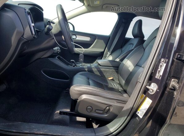 YV4162UK6N2761960 2022 VOLVO XC40 Black 