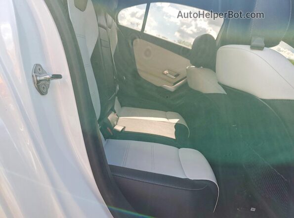 W1K3G4FB6MJ299458 2021 MERCEDES-BENZ A White Widok wnętrza z tyłu