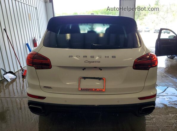 WP1AA2A22JKA07176 2018 PORSCHE CAYENNE White Vista interior delantera