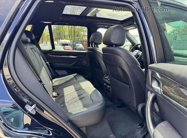 5UXKR0C56J0X92077 2018 BMW X5 Black 