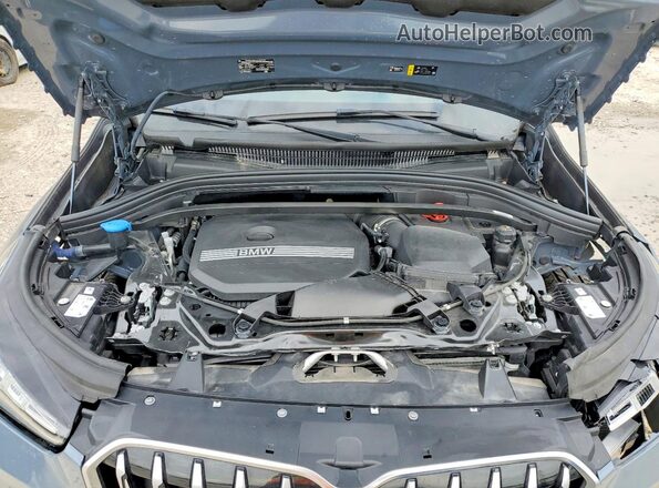 WBX73EF04S5055795 2025 BMW X1 Blue Вид наклейки з VIN-кодом