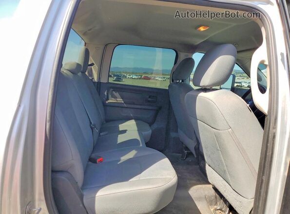 3C6UR5CL1HG740469 2017 RAM 2500 Silver Вид задньої частини салону