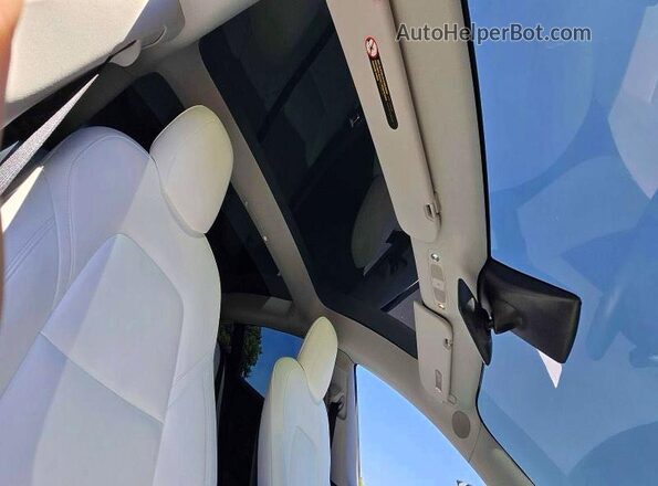 5YJ3E1EB8NF276384 2022 TESLA MODEL White Rear interior view