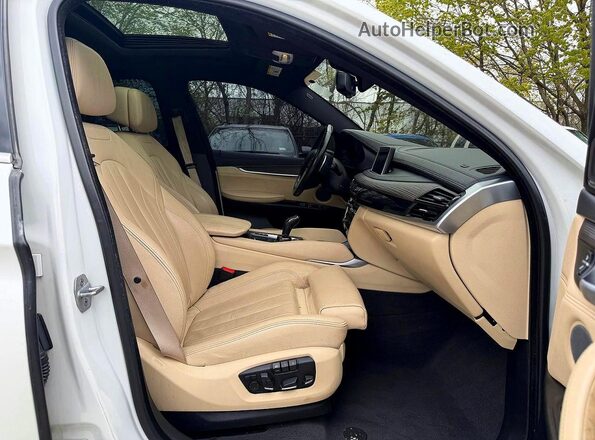 5UXKU6C37H0W38407 2017 BMW X6 White Widok z tyłu